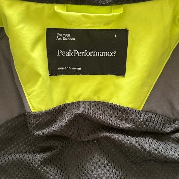 Peak Performance Ski Jacket - Picture 3 of 11